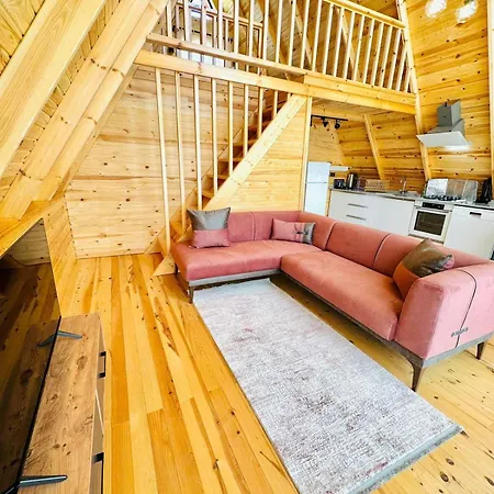 Feriehus Kalkan'da Dogal Ahsap Ev, 2 Yatak Odasi, 1 Banyo, Wi-fi Kaş