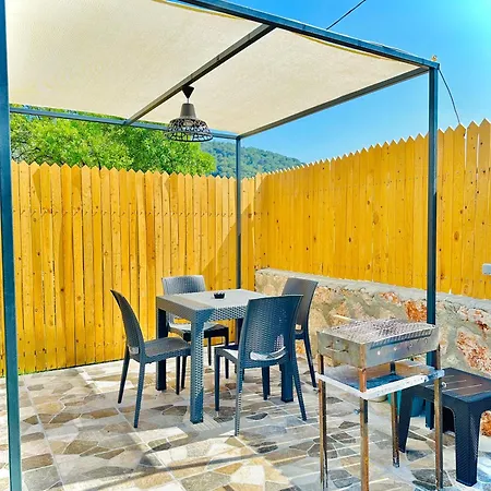 Feriehus Kalkan'da Dogal Ahsap Ev, 2 Yatak Odasi, 1 Banyo, Wi-fi *